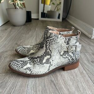 Steve Madden White and black snakeskin ankle boots